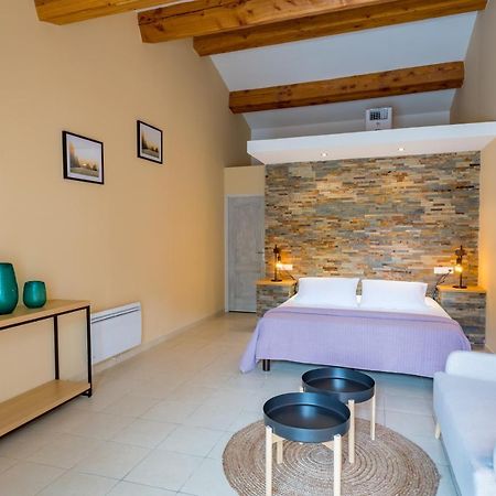 Sur Les Hauteurs Du Luberon-Chez Lisett Bed & Breakfast Caseneuve Exterior photo