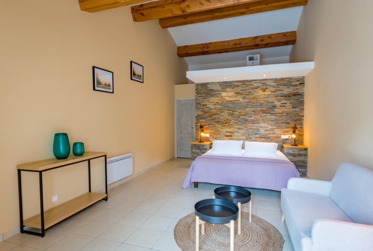 Sur Les Hauteurs Du Luberon-Chez Lisett Bed & Breakfast Caseneuve Exterior photo