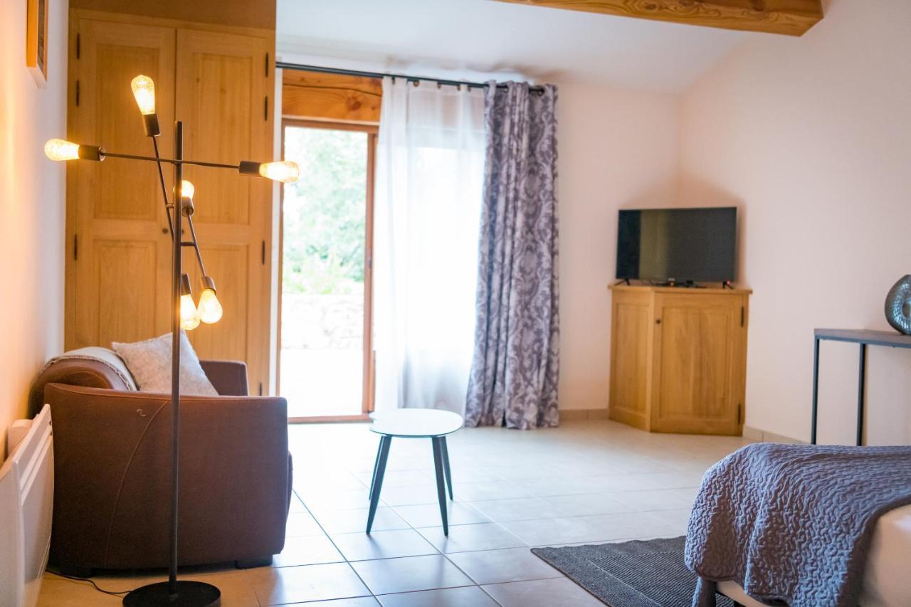 Sur Les Hauteurs Du Luberon-Chez Lisett Bed & Breakfast Caseneuve Exterior photo
