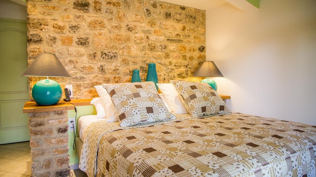 Sur Les Hauteurs Du Luberon-Chez Lisett Bed & Breakfast Caseneuve Exterior photo