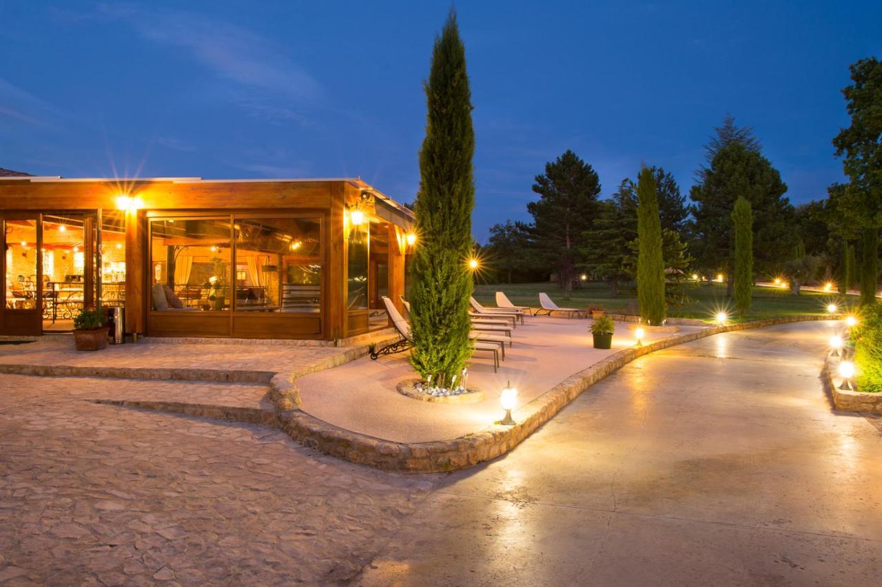 Sur Les Hauteurs Du Luberon-Chez Lisett Bed & Breakfast Caseneuve Exterior photo