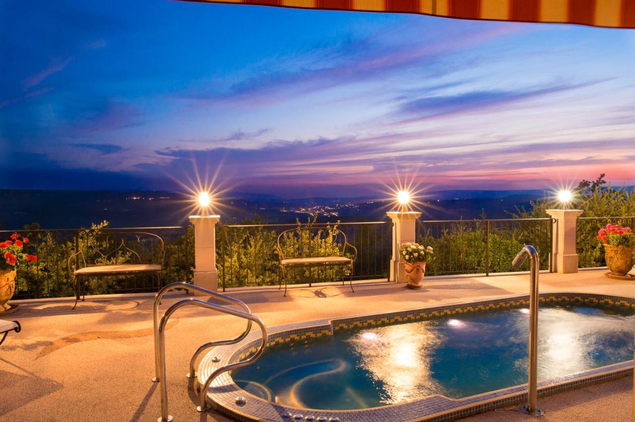 Sur Les Hauteurs Du Luberon-Chez Lisett Bed & Breakfast Caseneuve Exterior photo