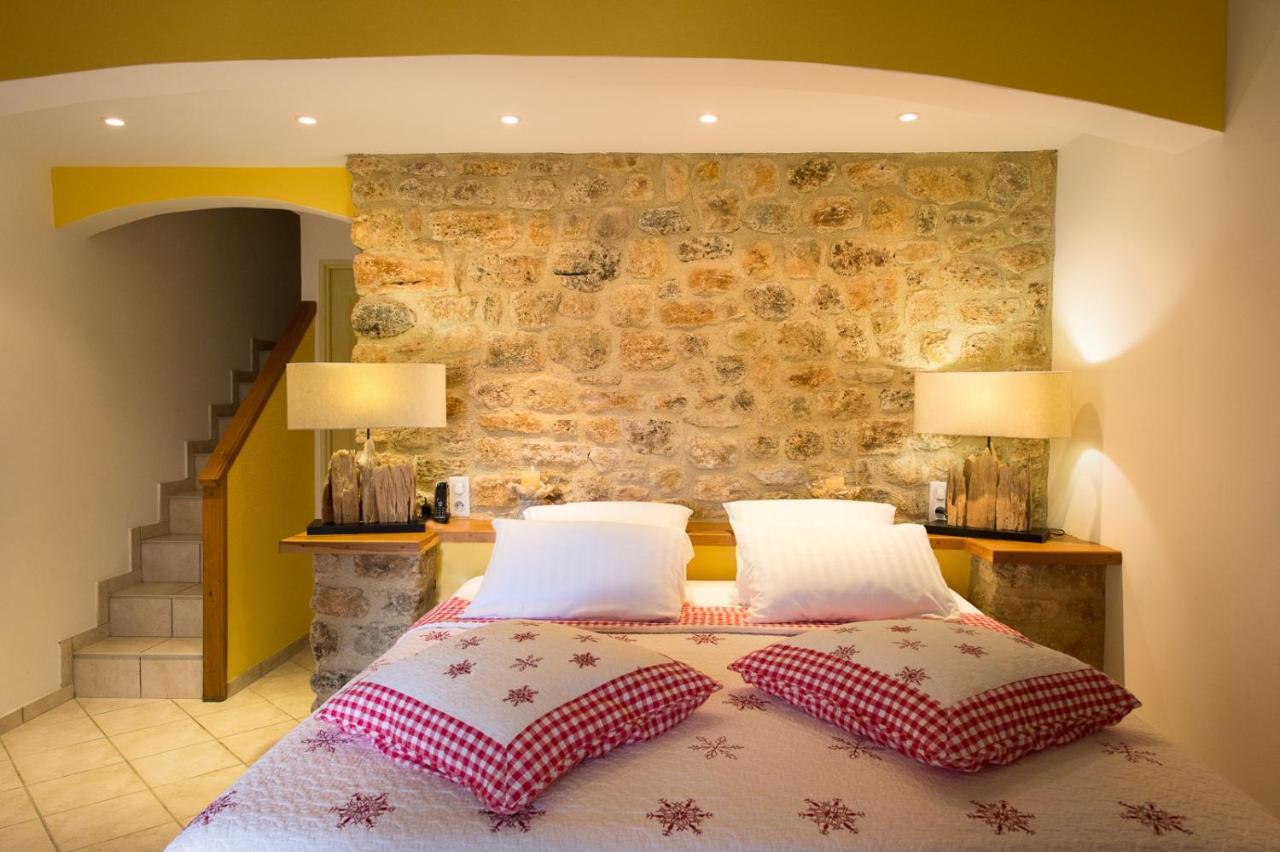 Sur Les Hauteurs Du Luberon-Chez Lisett Bed & Breakfast Caseneuve Exterior photo