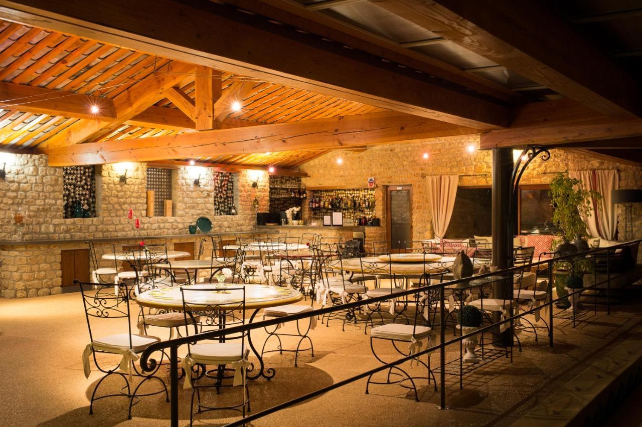 Sur Les Hauteurs Du Luberon-Chez Lisett Bed & Breakfast Caseneuve Exterior photo